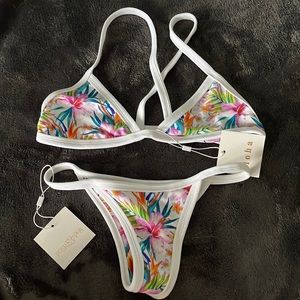 Posh Pua Kainalu Set in Maui White